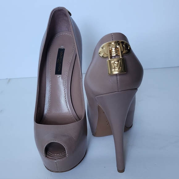 Louis Vuitton Pumps - Picture 3 of 8